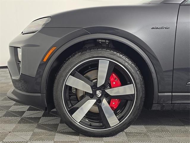 used 2025 Porsche Macan car, priced at $89,992