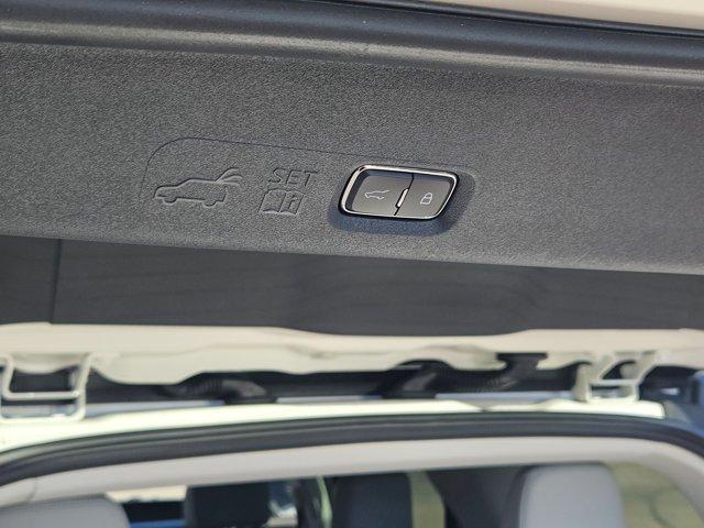 new 2025 Ford Expedition car, priced at $70,630