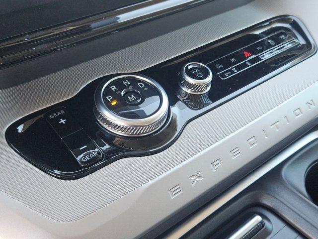 new 2025 Ford Expedition car, priced at $70,630
