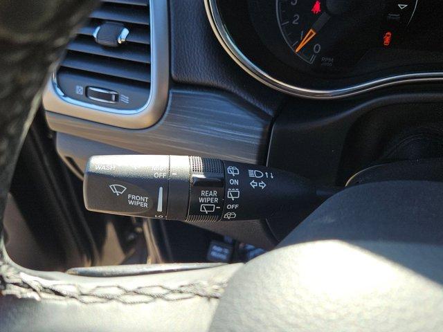 used 2021 Jeep Grand Cherokee car, priced at $17,591