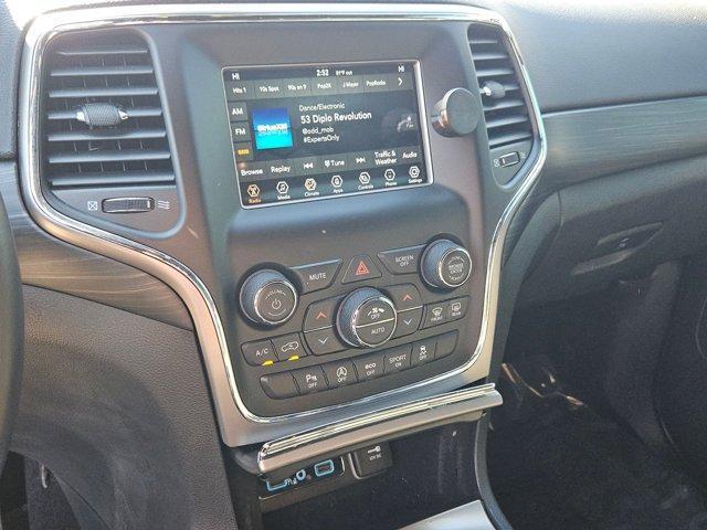 used 2021 Jeep Grand Cherokee car, priced at $17,591