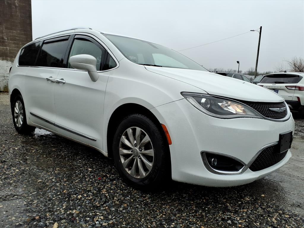 used 2018 Chrysler Pacifica car, priced at $11,323