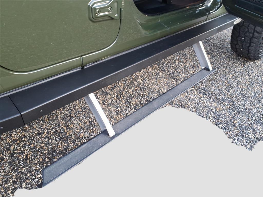 used 2022 Jeep Gladiator car, priced at $38,550