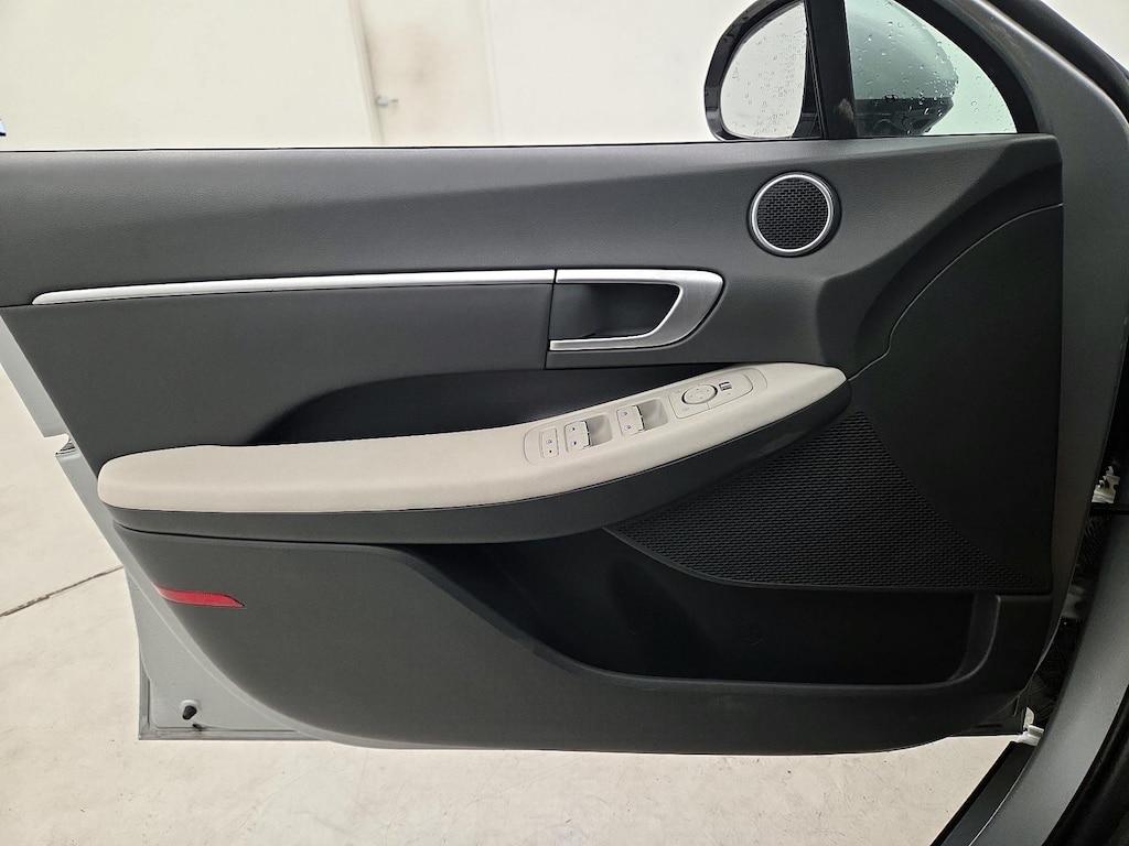used 2025 Hyundai Sonata car, priced at $23,998