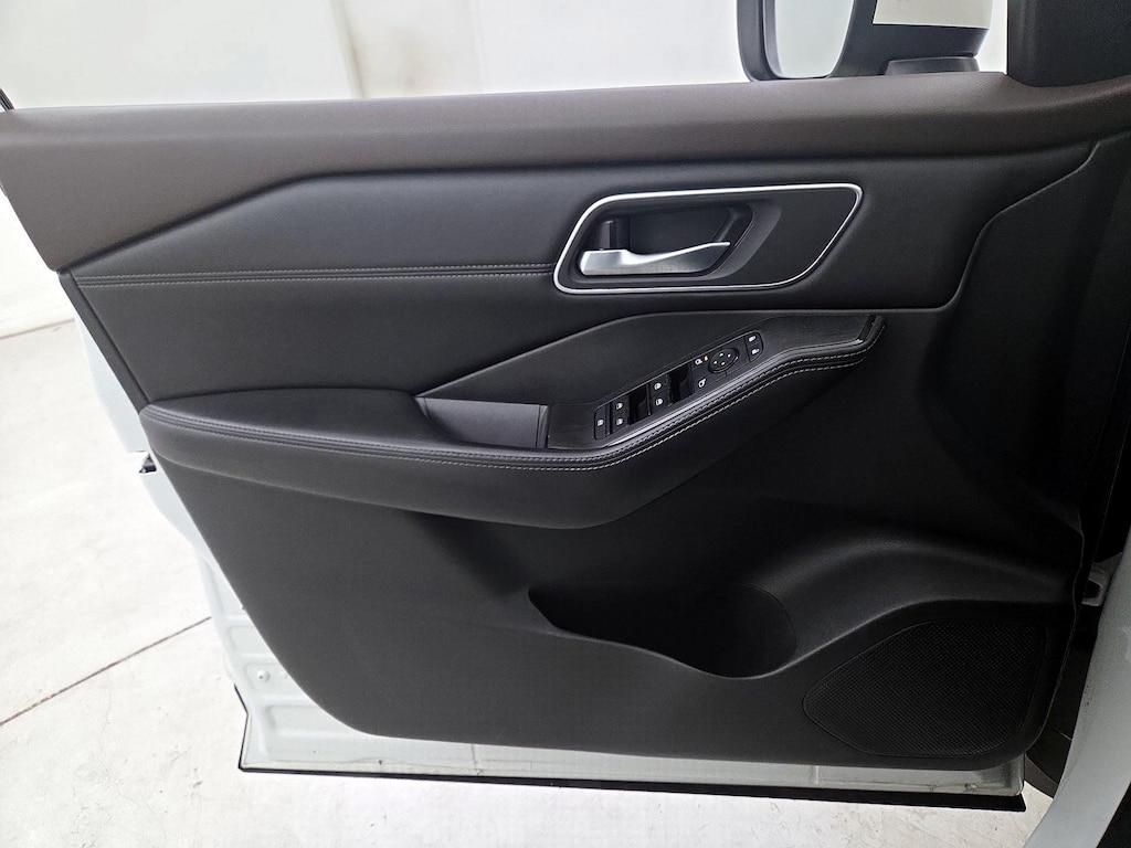 used 2021 Nissan Rogue car, priced at $22,998
