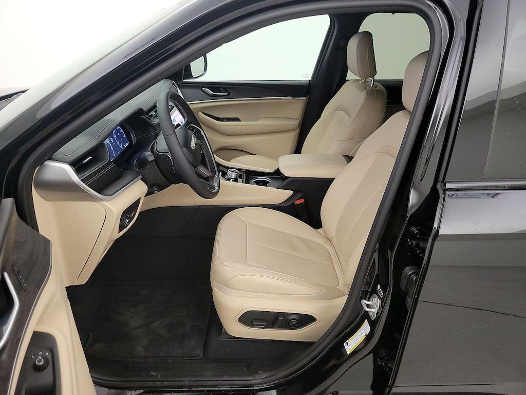 used 2025 Jeep Grand Cherokee car, priced at $47,998