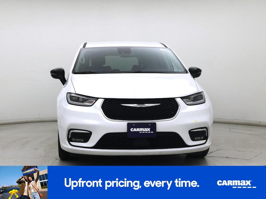 used 2024 Chrysler Pacifica car, priced at $27,998