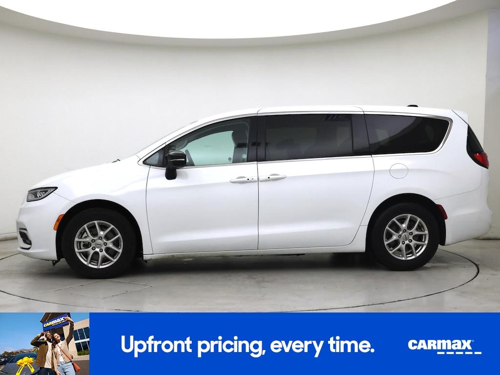 used 2024 Chrysler Pacifica car, priced at $27,998