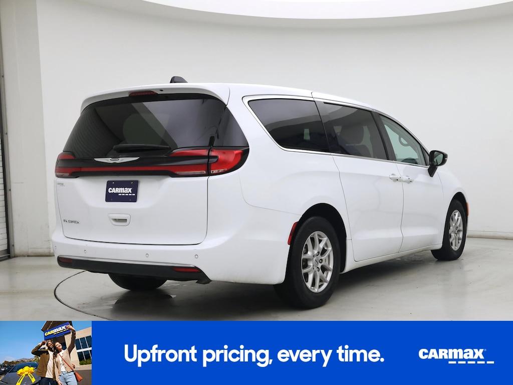 used 2024 Chrysler Pacifica car, priced at $27,998