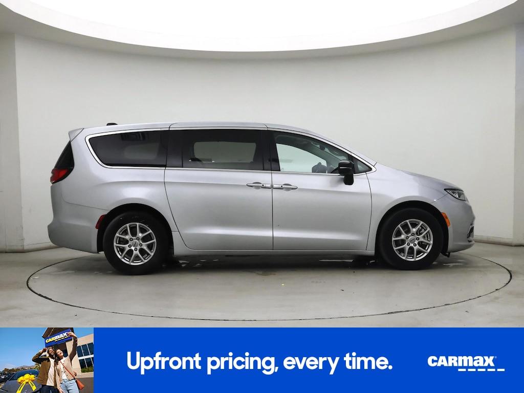 used 2024 Chrysler Pacifica car, priced at $28,998