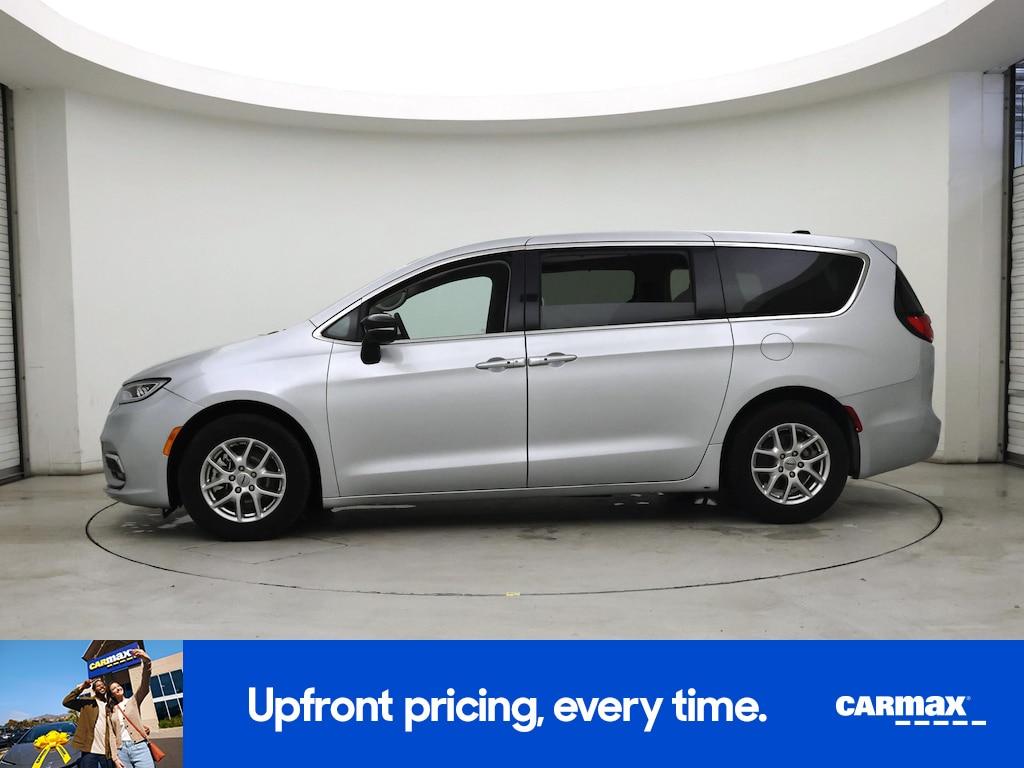 used 2024 Chrysler Pacifica car, priced at $28,998
