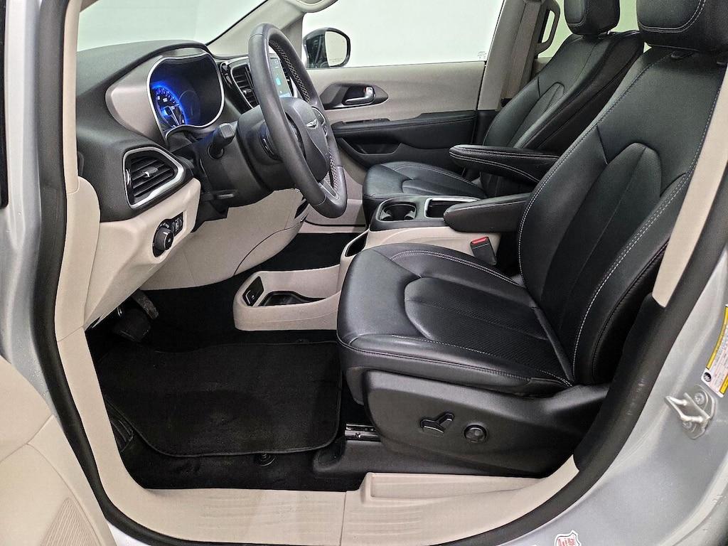 used 2024 Chrysler Pacifica car, priced at $28,998