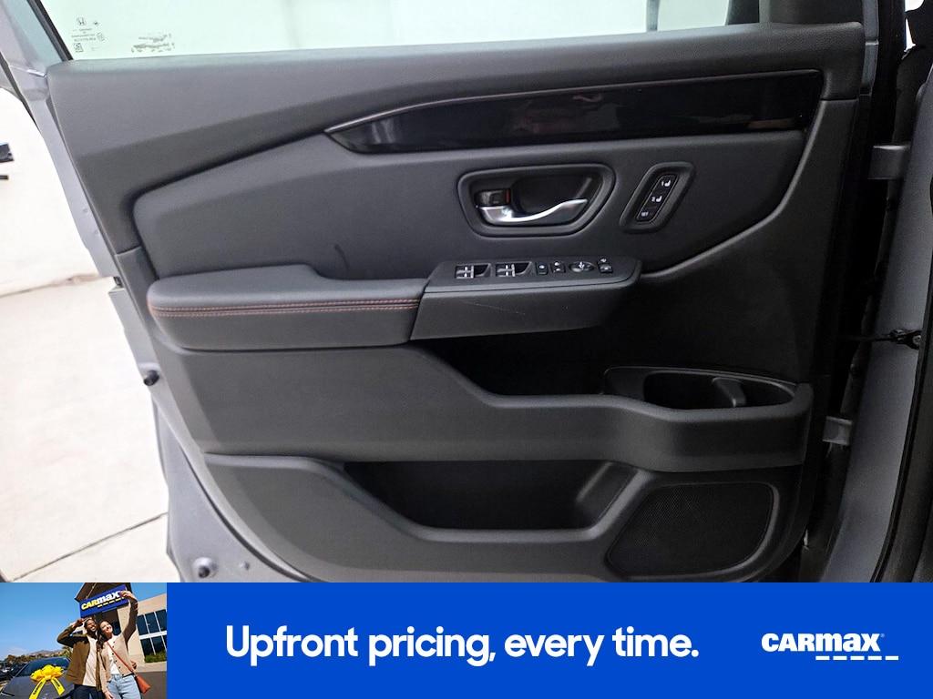 used 2023 Honda Pilot car, priced at $39,998