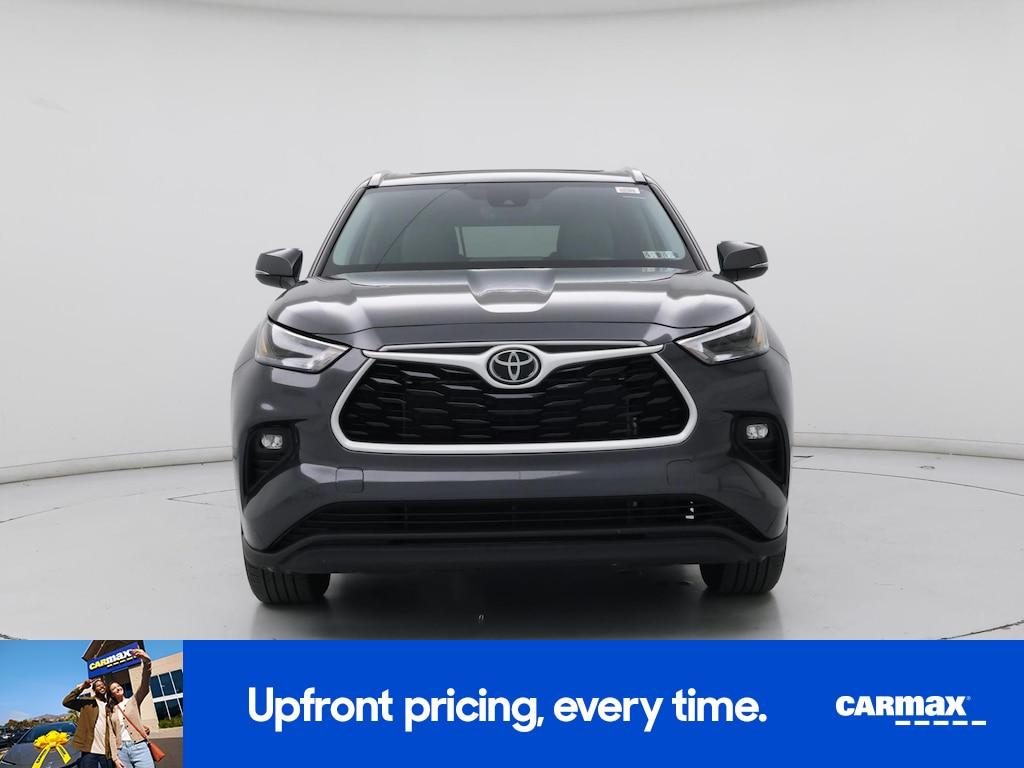 used 2023 Toyota Highlander car, priced at $38,998