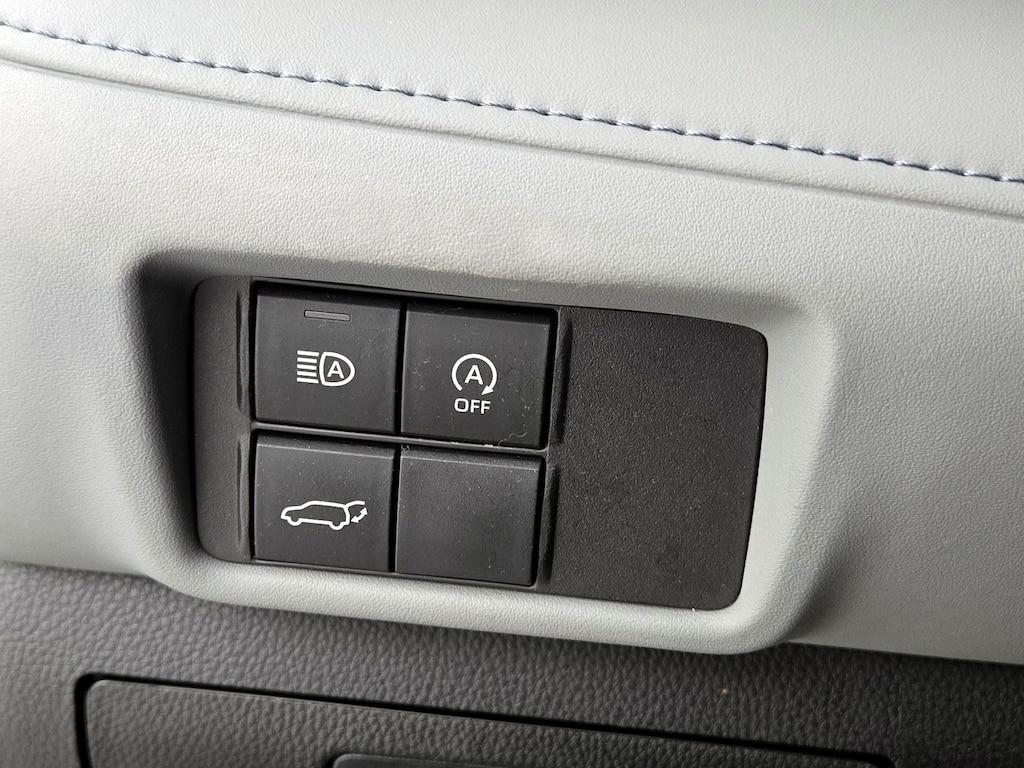 used 2023 Toyota Highlander car, priced at $38,998