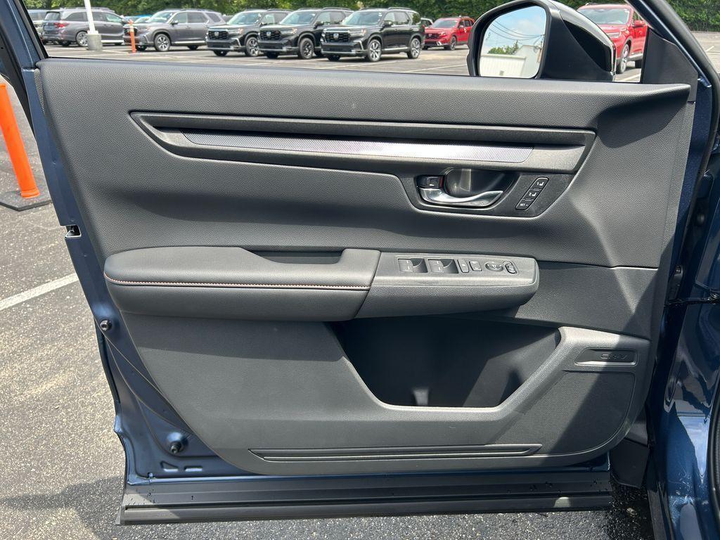 new 2026 Honda CR-V Hybrid car, priced at $39,684