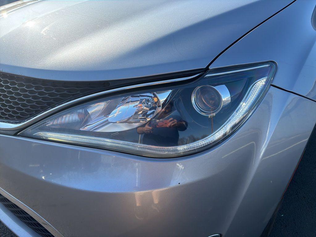 used 2018 Chrysler Pacifica car, priced at $8,409