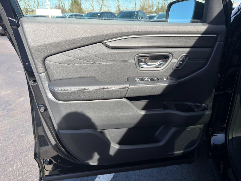 new 2026 Honda Pilot car, priced at $49,382