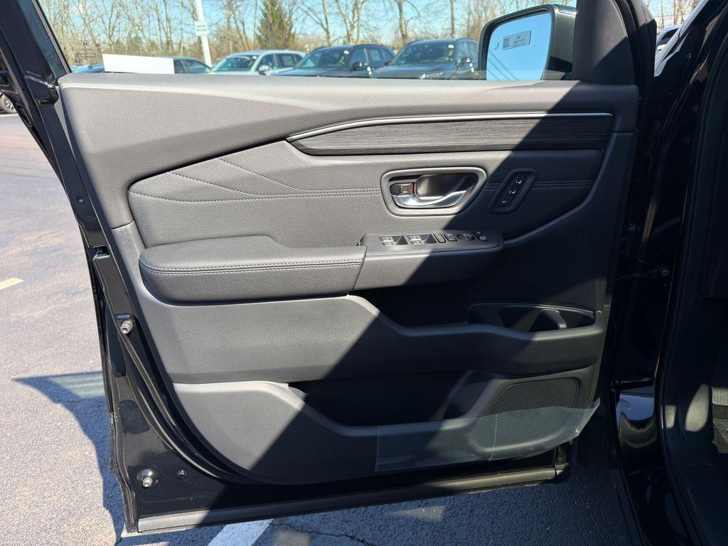 new 2026 Honda Pilot car, priced at $49,256