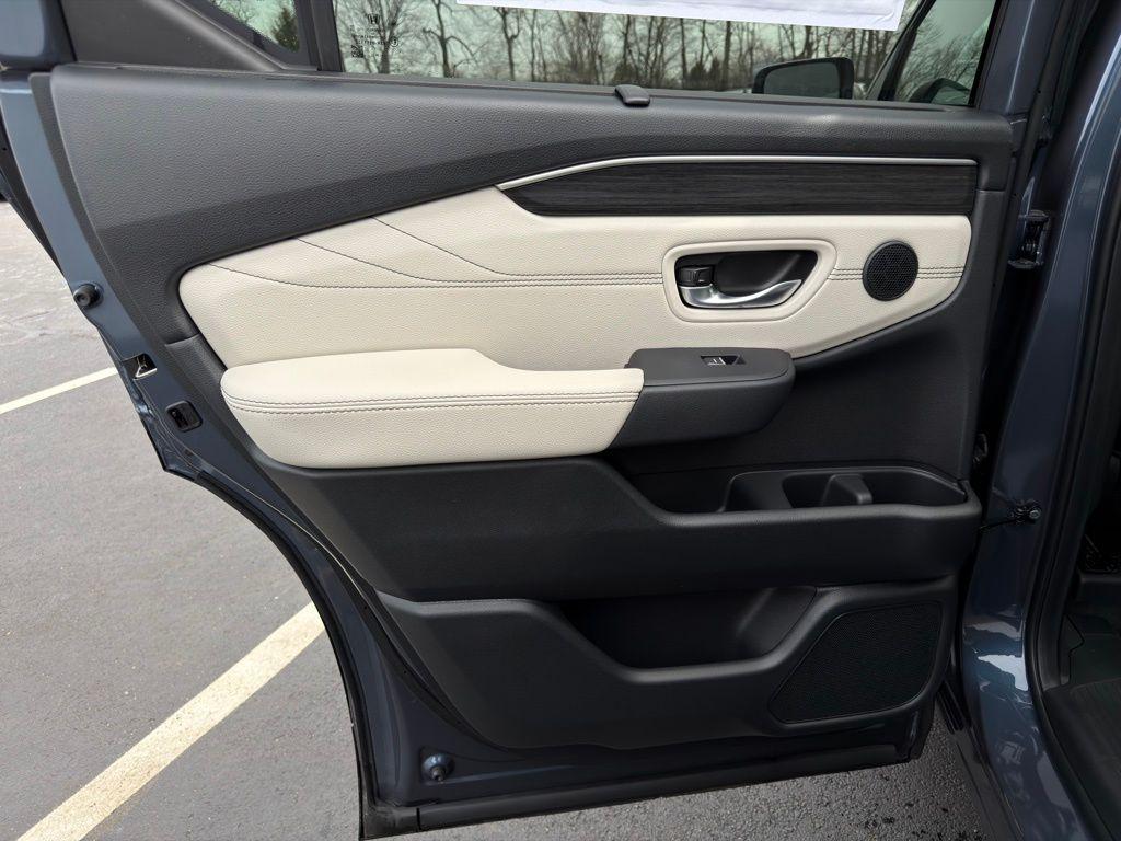 new 2026 Honda Pilot car, priced at $50,426