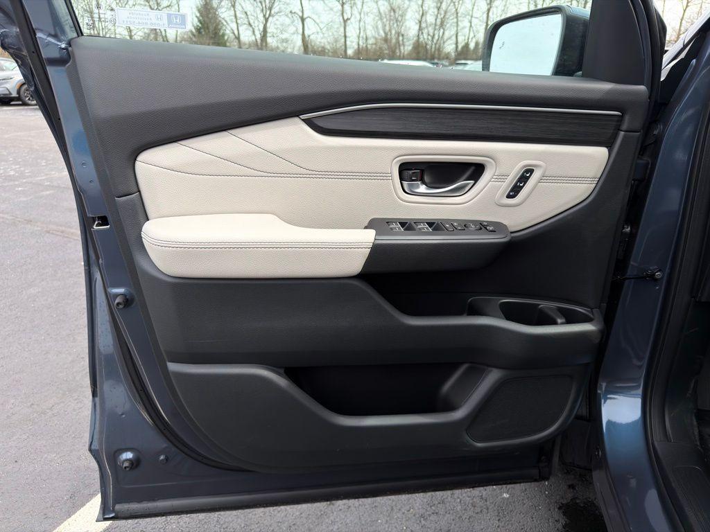 new 2026 Honda Pilot car, priced at $50,426