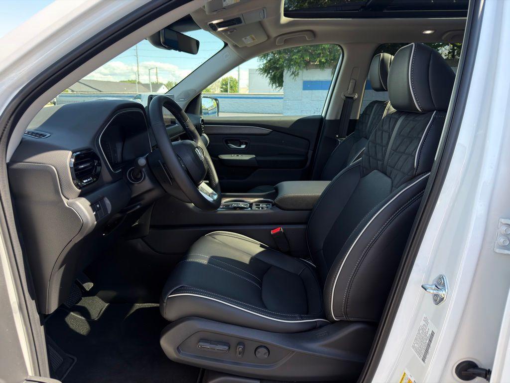new 2026 Honda Pilot car, priced at $52,445