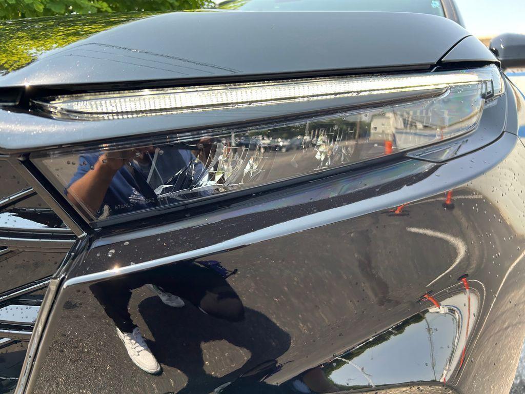 new 2026 Honda CR-V Hybrid car, priced at $39,684