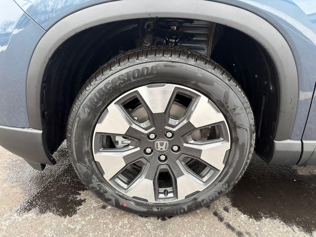 new 2026 Honda Pilot car, priced at $50,704