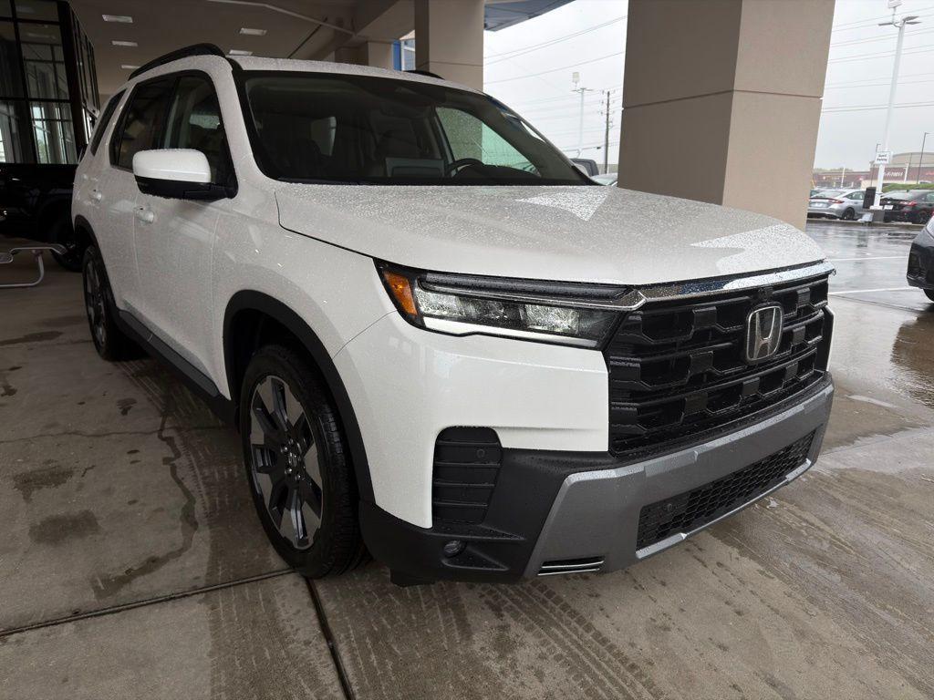 new 2026 Honda Pilot car, priced at $49,374