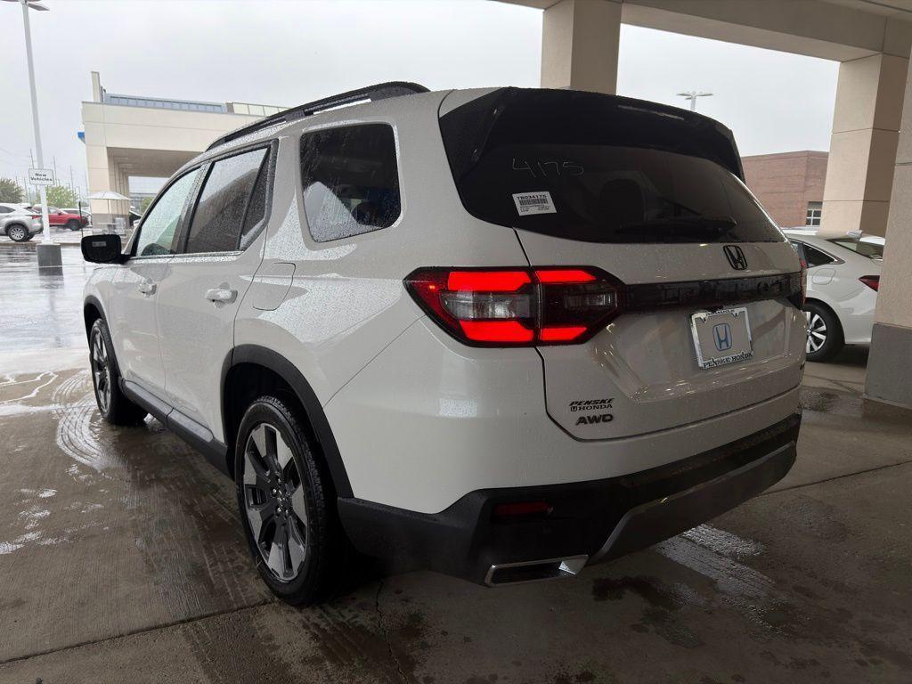 new 2026 Honda Pilot car, priced at $49,374
