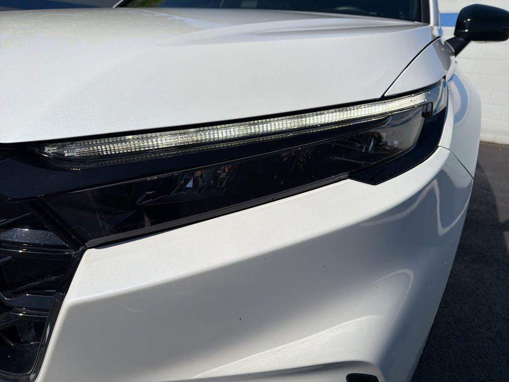 used 2025 Honda CR-V Hybrid car, priced at $27,699