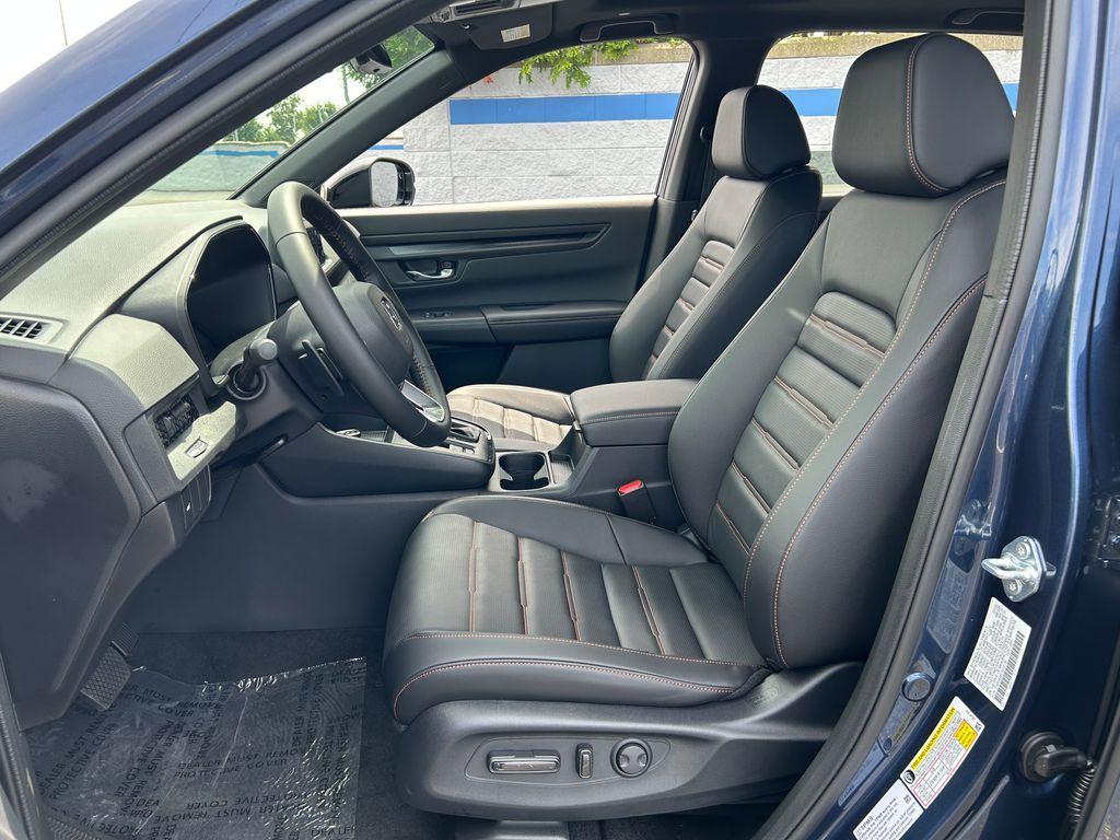 new 2026 Honda CR-V Hybrid car, priced at $39,684