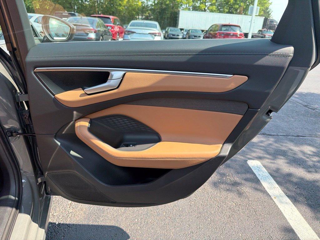 Audi A6 view 24