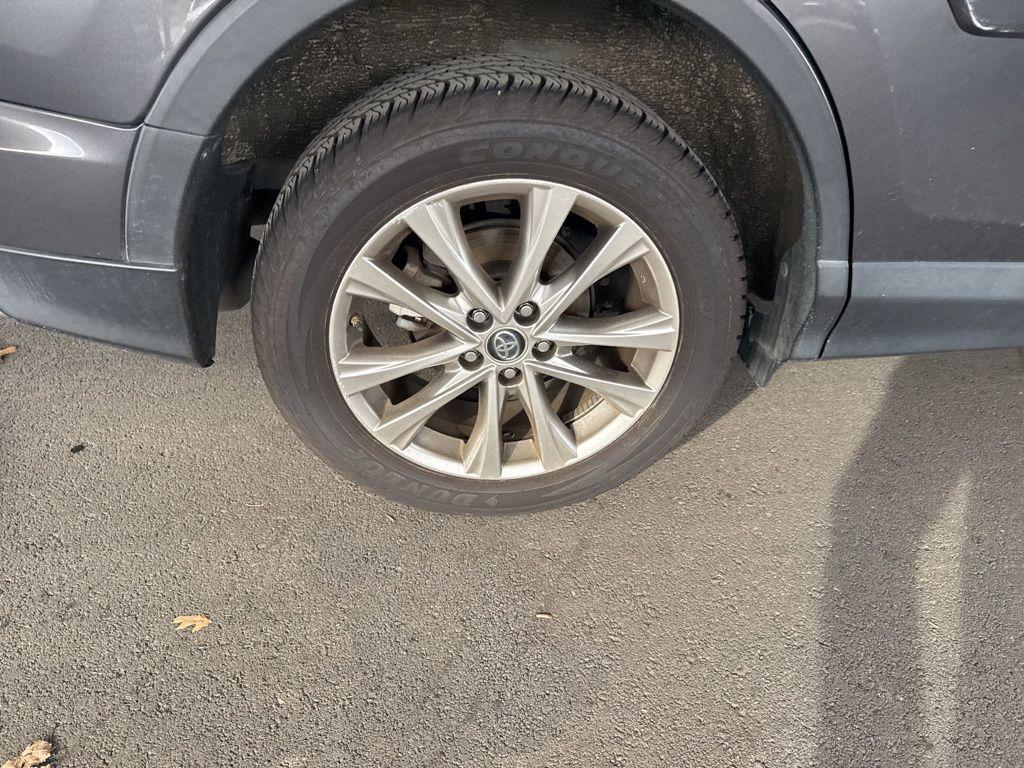 used 2018 Toyota RAV4 car, priced at $19,404