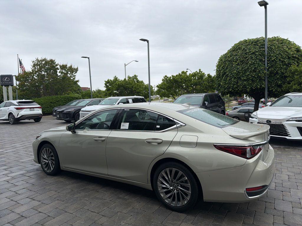 used 2025 Lexus ES 300h car, priced at $49,794
