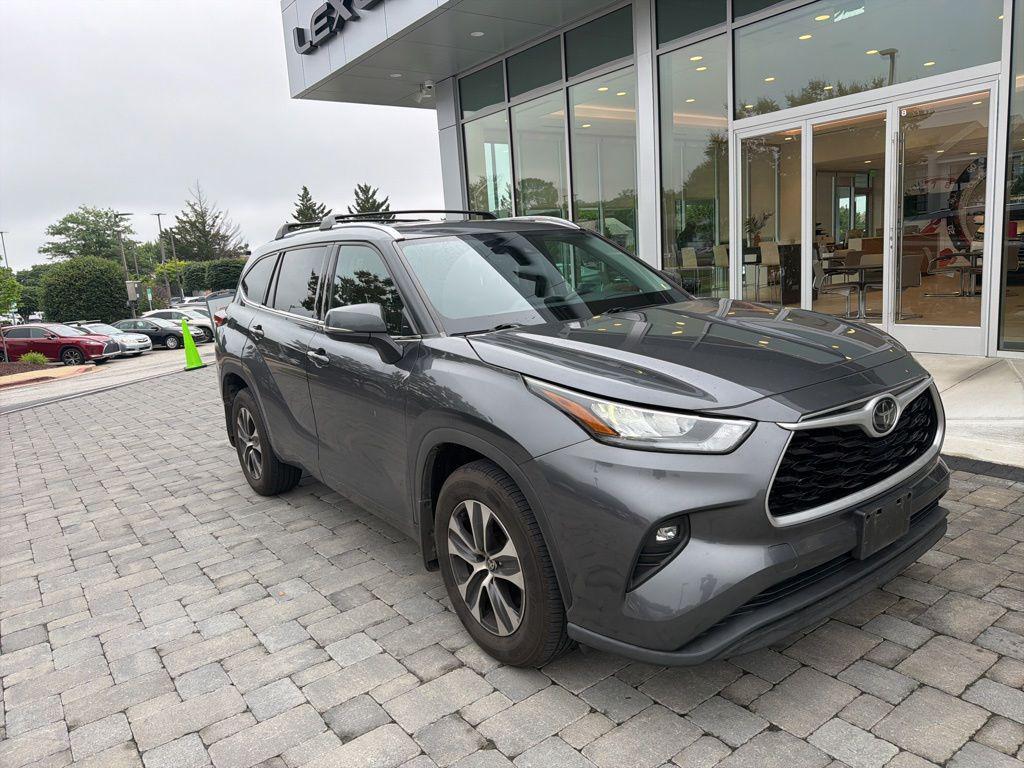 used 2020 Toyota Highlander car, priced at $26,840