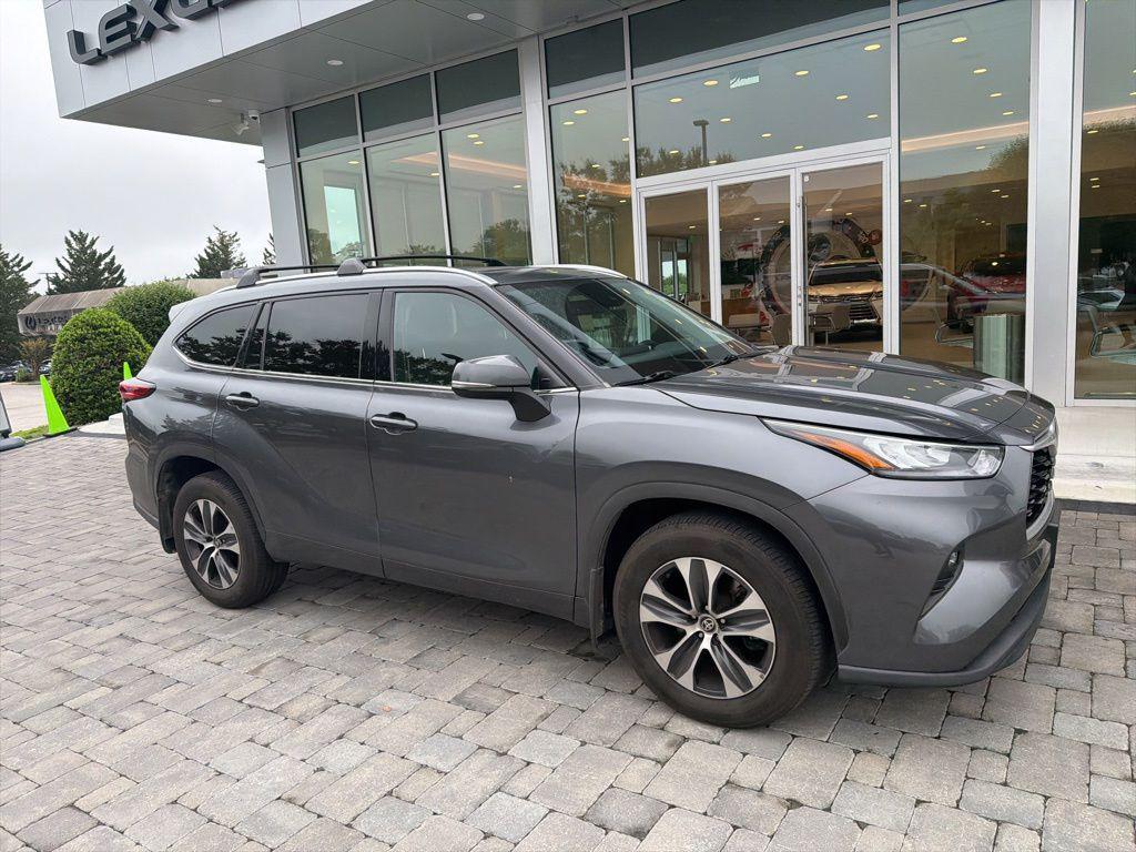 used 2020 Toyota Highlander car, priced at $26,840