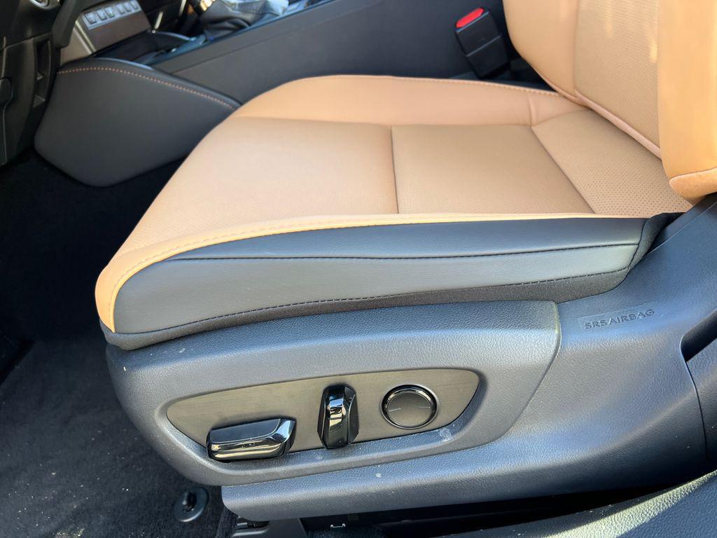 new 2025 Lexus ES 350 car, priced at $51,779