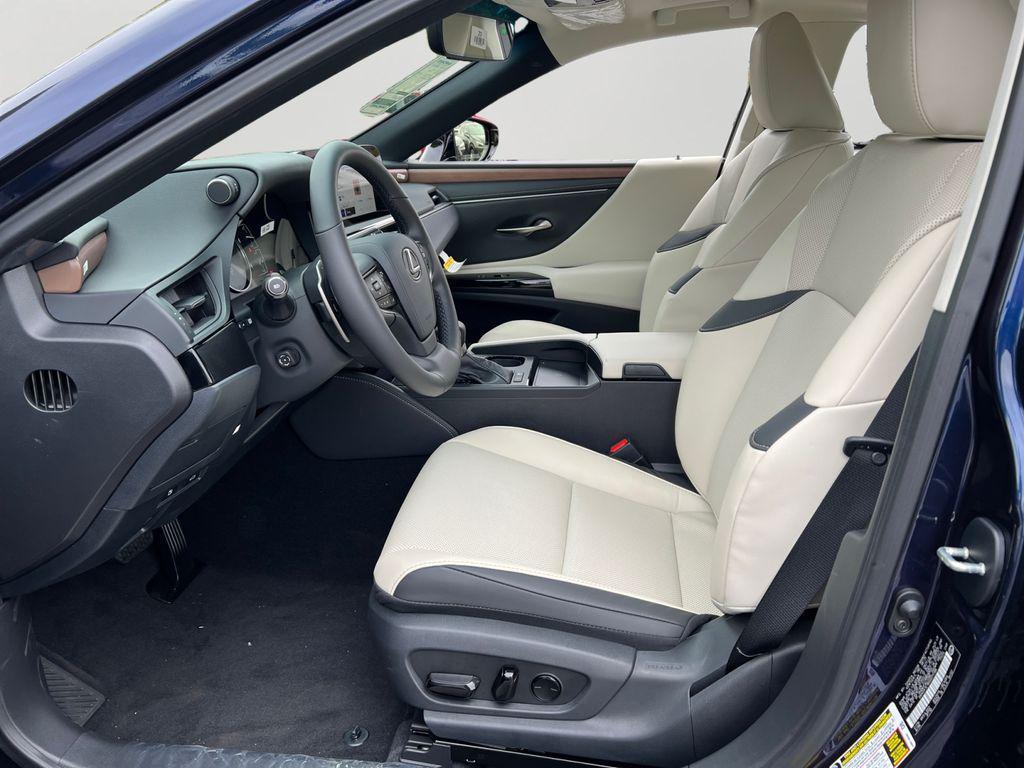 new 2025 Lexus ES 300h car, priced at $49,594