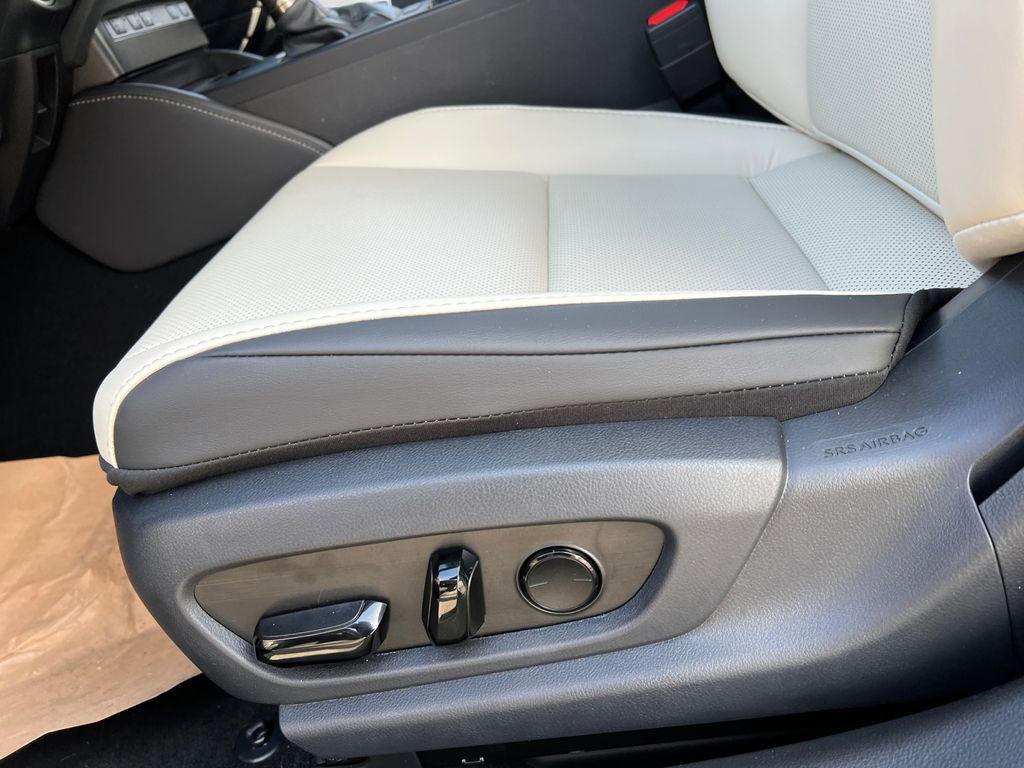 new 2025 Lexus ES 350 car, priced at $48,425