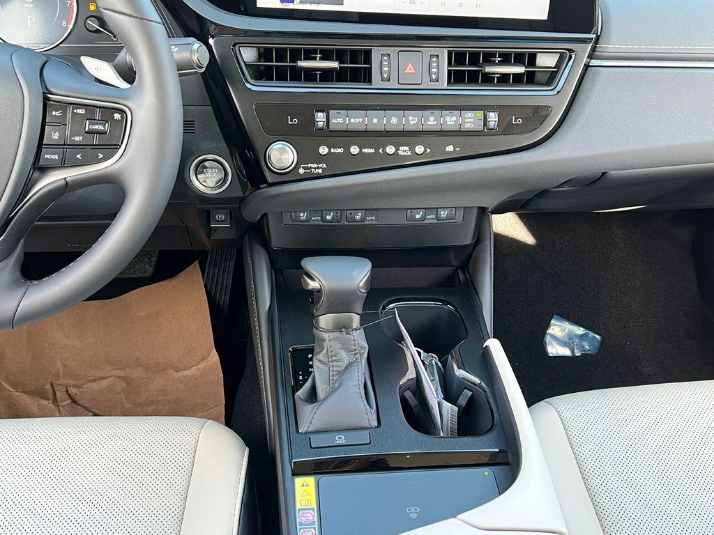 new 2025 Lexus ES 350 car, priced at $48,425