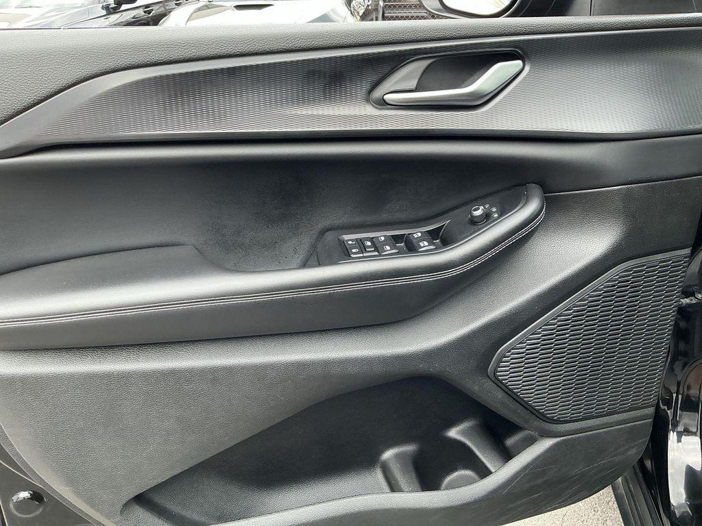 used 2023 Jeep Grand Cherokee L car, priced at $25,995