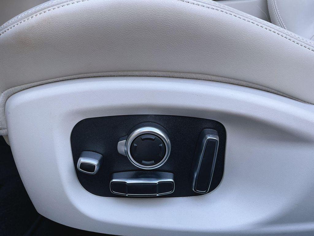 2020 Fuji White Jaguar XE