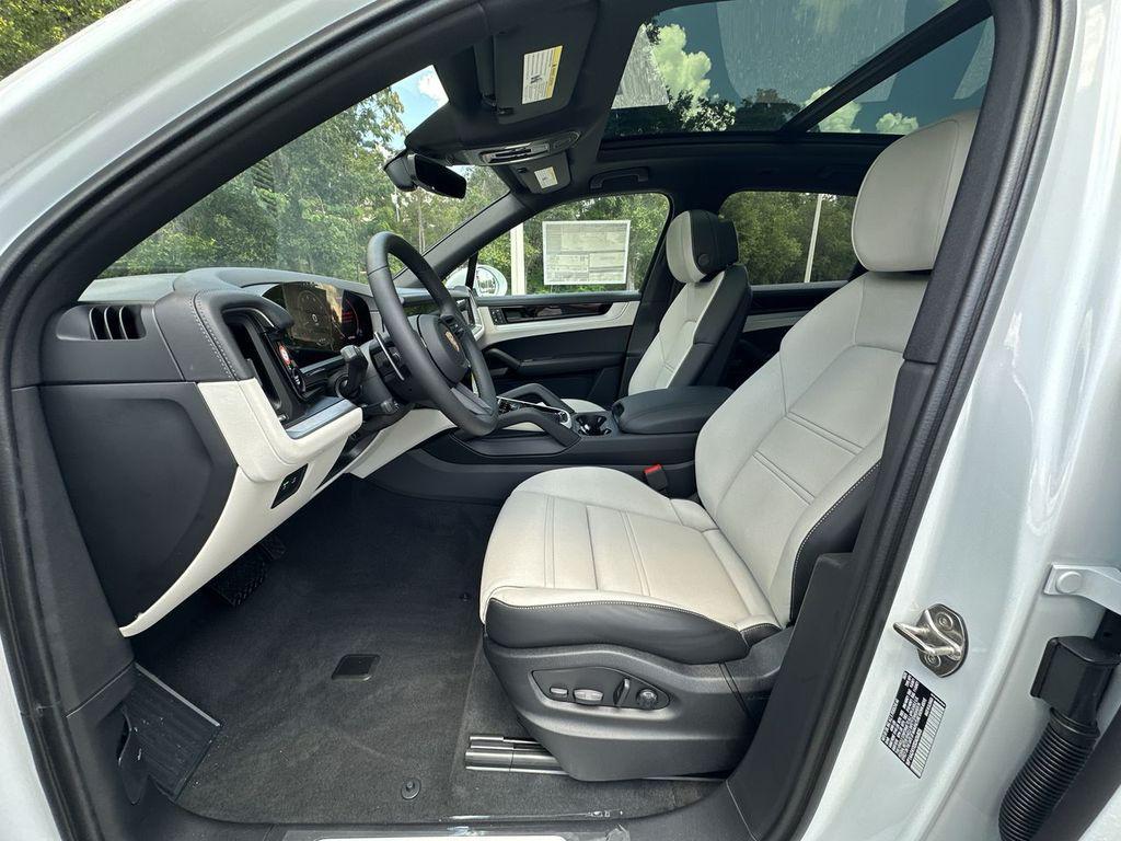 new 2025 Porsche Cayenne car, priced at $103,925