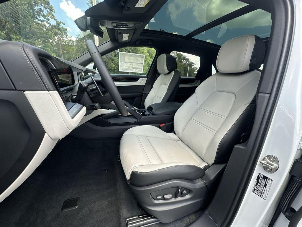 new 2025 Porsche Cayenne car, priced at $103,925
