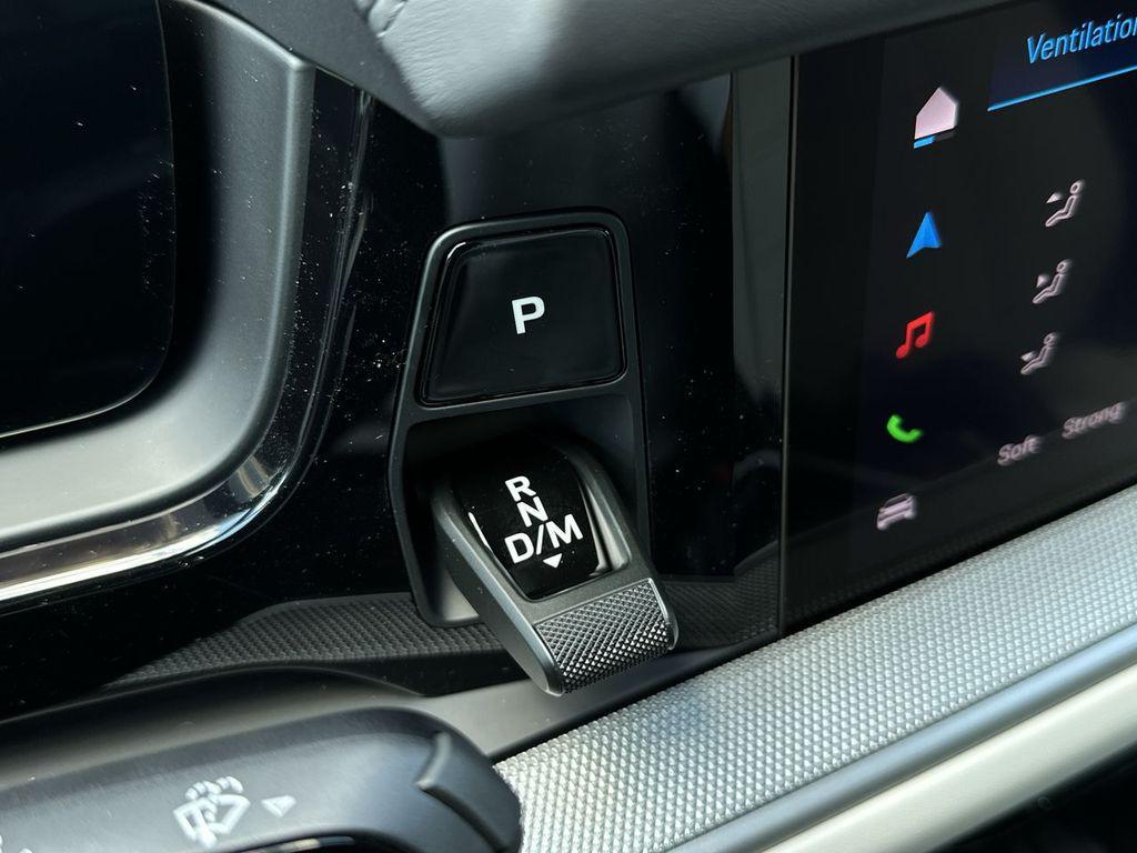 new 2025 Porsche Cayenne car, priced at $103,925