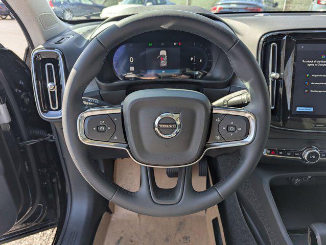 new 2025 Volvo XC40 car, priced at $39,995