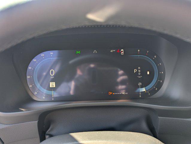 new 2025 Volvo XC40 car, priced at $39,995