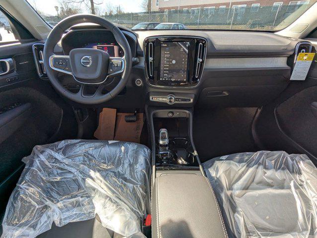 new 2025 Volvo XC40 car, priced at $44,995