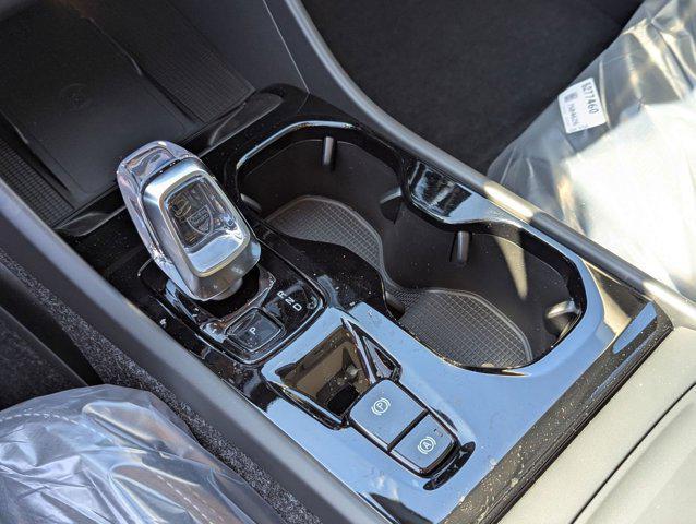 new 2025 Volvo XC40 car, priced at $44,995